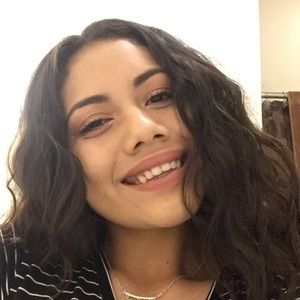 Meet your Posher, Stephany